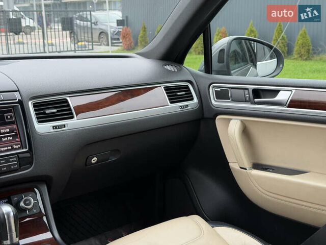 Серый Фольксваген Туарег, объемом двигателя 3 л и пробегом 228 тыс. км за 24900 $, фото 40 на Automoto.ua