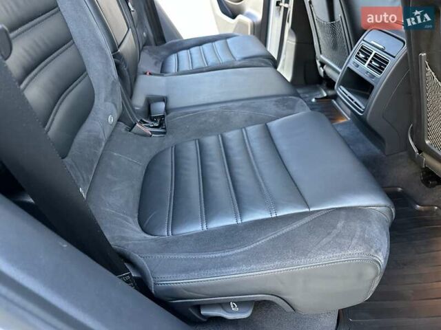 Серый Фольксваген Туарег, объемом двигателя 3 л и пробегом 193 тыс. км за 23450 $, фото 73 на Automoto.ua