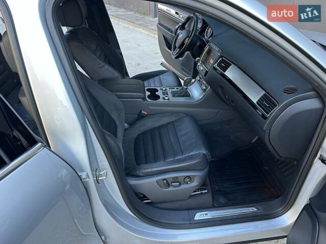 Серый Фольксваген Туарег, объемом двигателя 3 л и пробегом 193 тыс. км за 23450 $, фото 42 на Automoto.ua