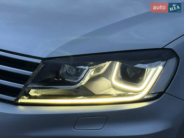 Серый Фольксваген Туарег, объемом двигателя 3 л и пробегом 205 тыс. км за 27500 $, фото 11 на Automoto.ua