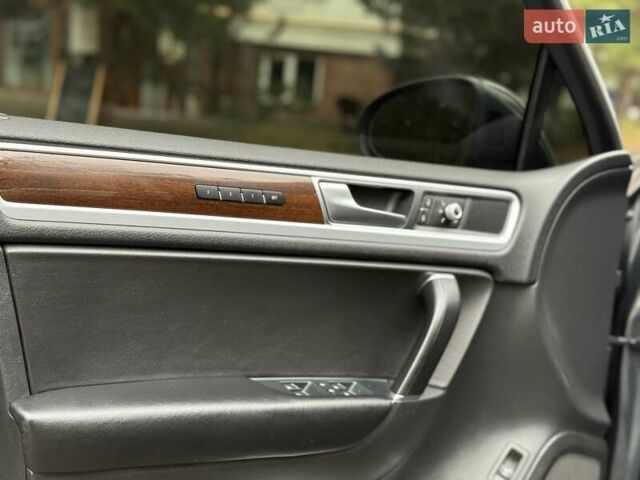 Сірий Фольксваген Туарег, об'ємом двигуна 3.6 л та пробігом 200 тис. км за 18500 $, фото 17 на Automoto.ua