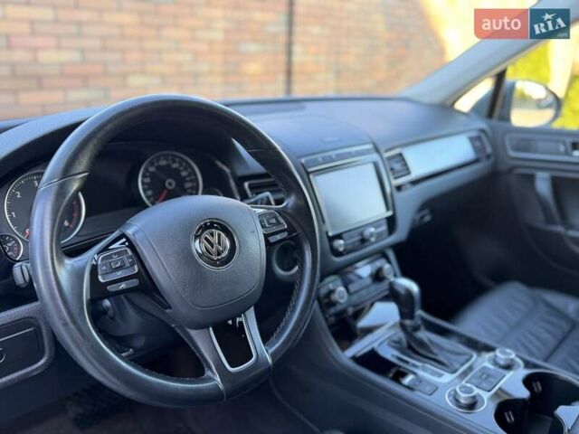 Фольксваген Туарег 2015 в Виннице на Automoto.ua Серый Фольксваген Туарег, объемом двигателя 2.97 л и пробегом 250 тыс. км за 22900 $, фото 19 на Automoto.ua