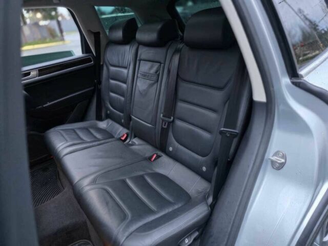 Серый Фольксваген Туарег, объемом двигателя 3.6 л и пробегом 75 тыс. км за 1350 $, фото 8 на Automoto.ua