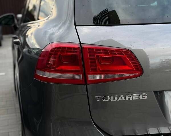 Серый Фольксваген Туарег, объемом двигателя 3 л и пробегом 190 тыс. км за 24000 $, фото 25 на Automoto.ua