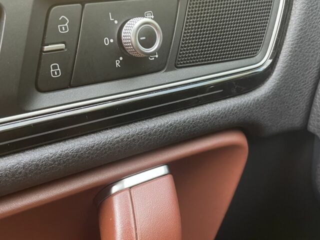 Сірий Фольксваген Туарег, об'ємом двигуна 3 л та пробігом 262 тис. км за 27999 $, фото 17 на Automoto.ua