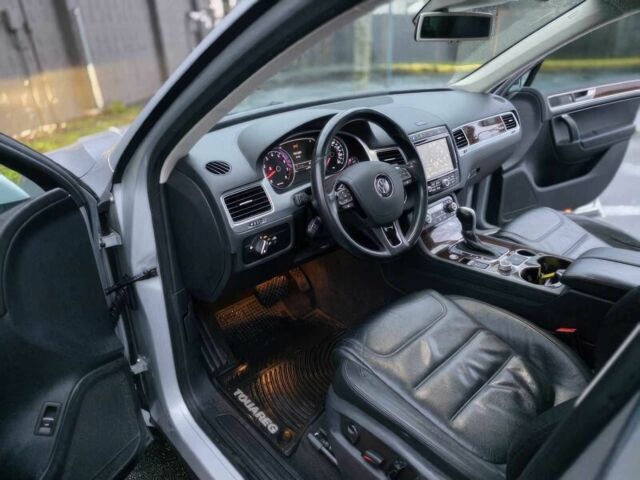 Серый Фольксваген Туарег, объемом двигателя 3.6 л и пробегом 75 тыс. км за 1350 $, фото 6 на Automoto.ua