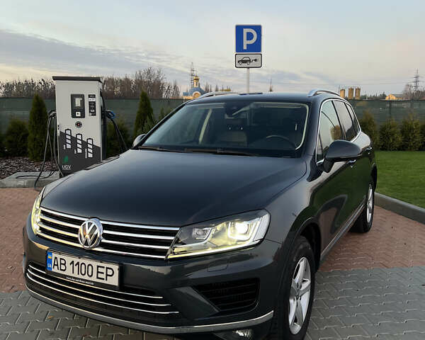 Серый Фольксваген Туарег, объемом двигателя 2.97 л и пробегом 200 тыс. км за 28500 $, фото 19 на Automoto.ua