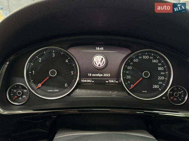 Сірий Фольксваген Туарег, об'ємом двигуна 2.97 л та пробігом 104 тис. км за 29900 $, фото 9 на Automoto.ua
