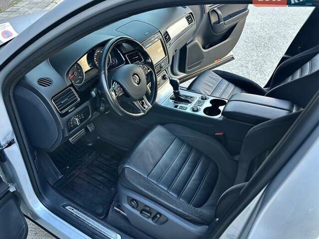 Серый Фольксваген Туарег, объемом двигателя 3 л и пробегом 193 тыс. км за 23450 $, фото 26 на Automoto.ua