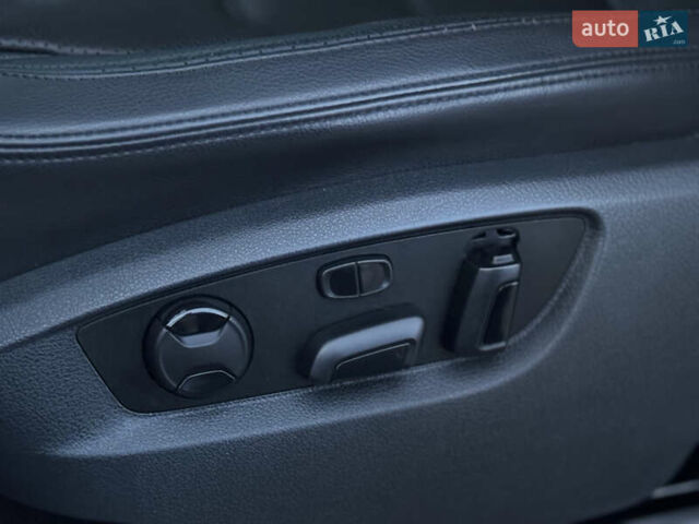 Серый Фольксваген Туарег, объемом двигателя 3 л и пробегом 205 тыс. км за 27500 $, фото 46 на Automoto.ua