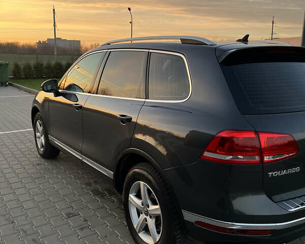 Серый Фольксваген Туарег, объемом двигателя 2.97 л и пробегом 200 тыс. км за 28500 $, фото 9 на Automoto.ua