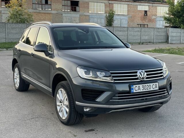 Сірий Фольксваген Туарег, об'ємом двигуна 3 л та пробігом 168 тис. км за 27500 $, фото 1 на Automoto.ua