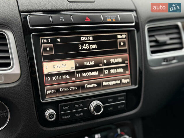 Серый Фольксваген Туарег, объемом двигателя 3 л и пробегом 186 тыс. км за 22500 $, фото 29 на Automoto.ua