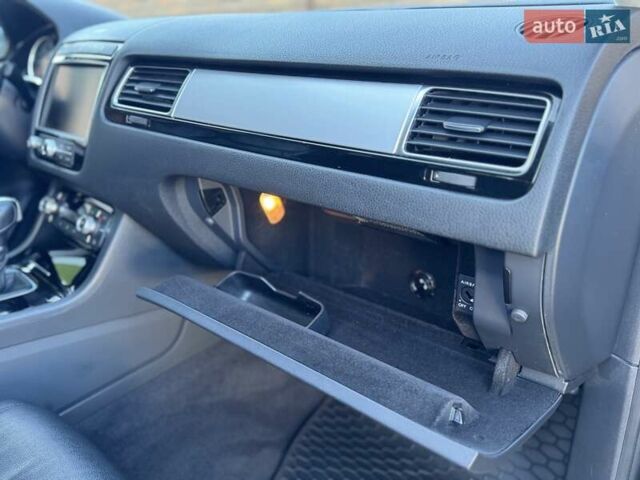 Фольксваген Туарег 2015 в Виннице на Automoto.ua Серый Фольксваген Туарег, объемом двигателя 2.97 л и пробегом 250 тыс. км за 22900 $, фото 30 на Automoto.ua