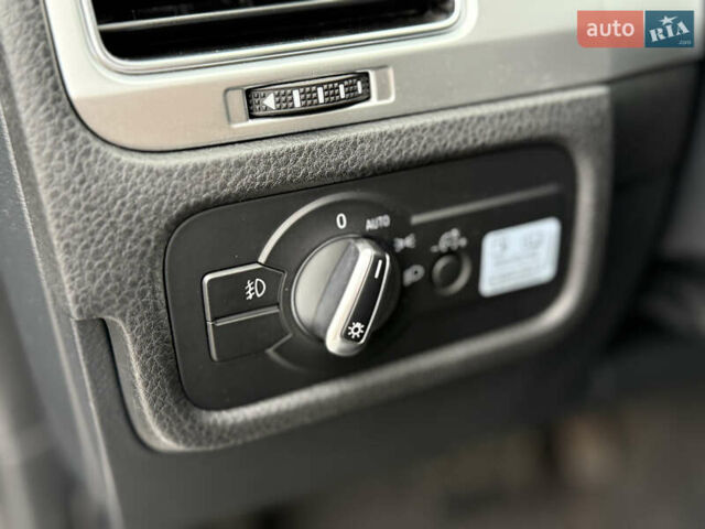 Серый Фольксваген Туарег, объемом двигателя 3 л и пробегом 186 тыс. км за 22500 $, фото 18 на Automoto.ua