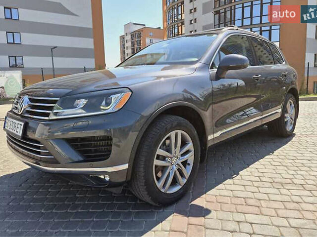 Сірий Фольксваген Туарег, об'ємом двигуна 2.97 л та пробігом 202 тис. км за 22800 $, фото 4 на Automoto.ua