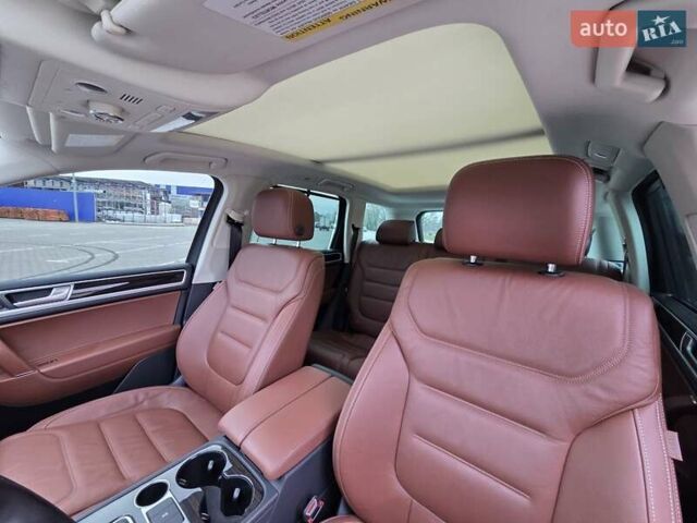 Серый Фольксваген Туарег, объемом двигателя 0 л и пробегом 265 тыс. км за 24900 $, фото 43 на Automoto.ua