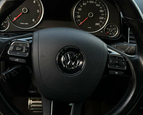 Серый Фольксваген Туарег, объемом двигателя 3 л и пробегом 149 тыс. км за 36000 $, фото 28 на Automoto.ua