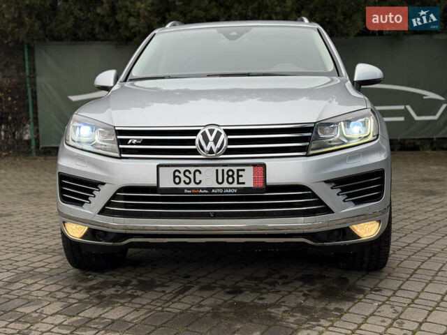 Сірий Фольксваген Туарег, об'ємом двигуна 3 л та пробігом 235 тис. км за 27500 $, фото 1 на Automoto.ua