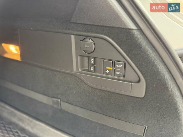 Сірий Фольксваген Туарег, об'ємом двигуна 3 л та пробігом 235 тис. км за 27500 $, фото 39 на Automoto.ua