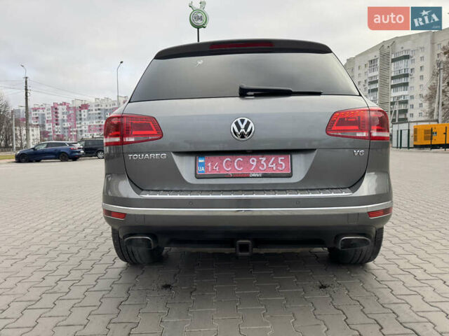 Серый Фольксваген Туарег, объемом двигателя 3.6 л и пробегом 240 тыс. км за 17700 $, фото 9 на Automoto.ua