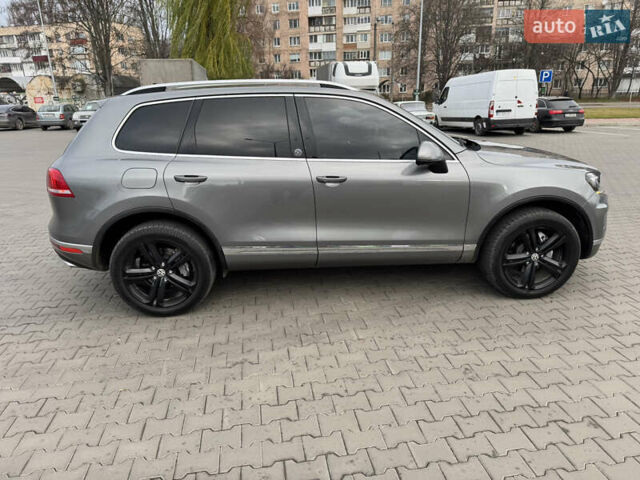 Серый Фольксваген Туарег, объемом двигателя 3.6 л и пробегом 240 тыс. км за 17700 $, фото 14 на Automoto.ua