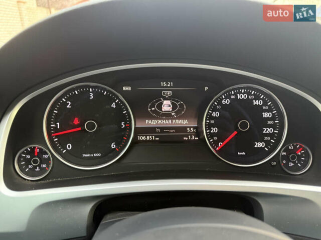 Сірий Фольксваген Туарег, об'ємом двигуна 2.97 л та пробігом 106 тис. км за 32800 $, фото 8 на Automoto.ua