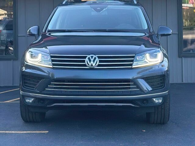 Серый Фольксваген Туарег, объемом двигателя 3 л и пробегом 80 тыс. км за 10200 $, фото 1 на Automoto.ua