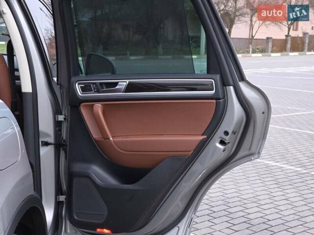 Серый Фольксваген Туарег, объемом двигателя 0 л и пробегом 265 тыс. км за 24900 $, фото 27 на Automoto.ua