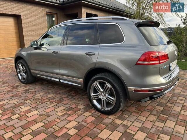 Серый Фольксваген Туарег, объемом двигателя 2.97 л и пробегом 191 тыс. км за 33999 $, фото 12 на Automoto.ua