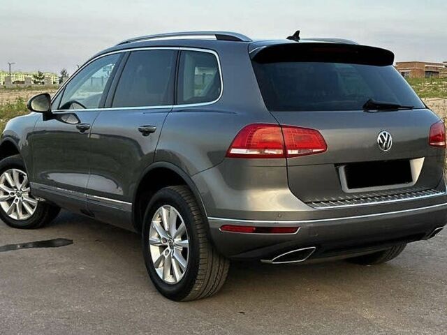 Серый Фольксваген Туарег, объемом двигателя 3 л и пробегом 139 тыс. км за 23200 $, фото 5 на Automoto.ua