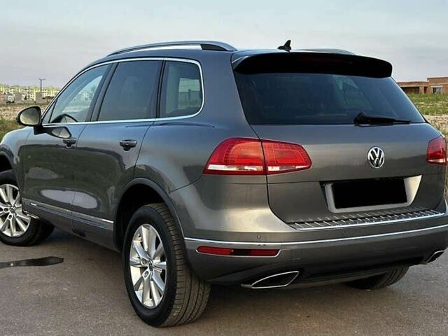Серый Фольксваген Туарег, объемом двигателя 3 л и пробегом 139 тыс. км за 23200 $, фото 4 на Automoto.ua