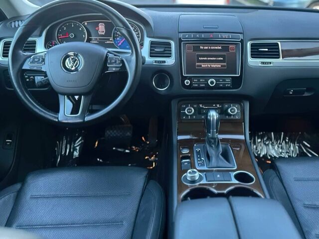 Серый Фольксваген Туарег, объемом двигателя 3 л и пробегом 80 тыс. км за 10200 $, фото 11 на Automoto.ua