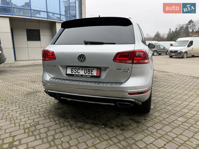 Сірий Фольксваген Туарег, об'ємом двигуна 3 л та пробігом 235 тис. км за 27500 $, фото 9 на Automoto.ua