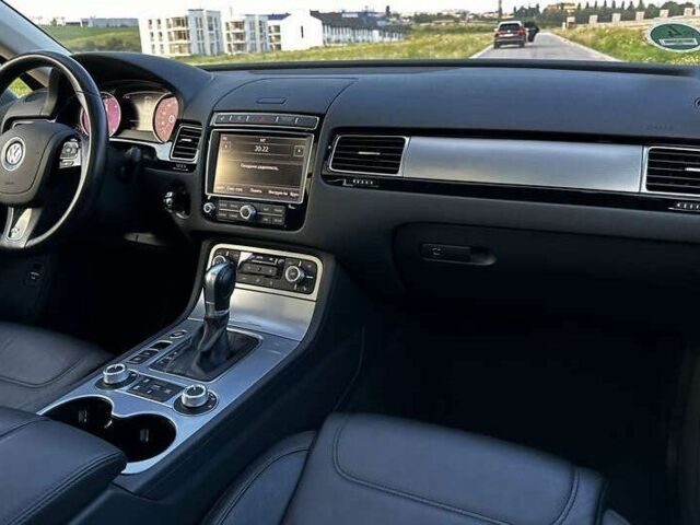 Серый Фольксваген Туарег, объемом двигателя 3 л и пробегом 139 тыс. км за 23200 $, фото 23 на Automoto.ua