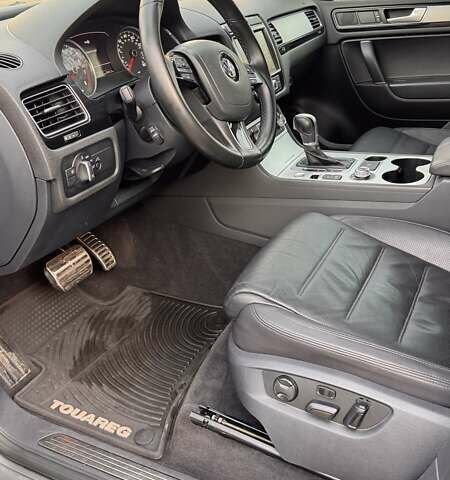 Серый Фольксваген Туарег, объемом двигателя 3.6 л и пробегом 114 тыс. км за 20800 $, фото 1 на Automoto.ua