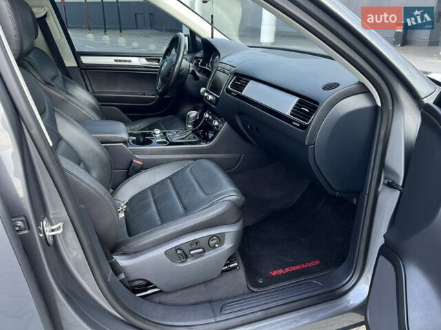 Фольксваген Туарег 2016 в Киеве на Automoto.ua Серый Фольксваген Туарег, объемом двигателя 3 л и пробегом 196 тыс. км за 21900 $, фото 14 на Automoto.ua