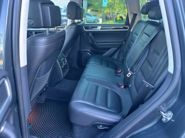 Серый Фольксваген Туарег, объемом двигателя 3 л и пробегом 80 тыс. км за 10200 $, фото 13 на Automoto.ua