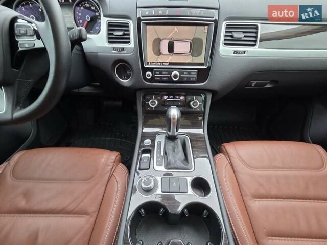 Серый Фольксваген Туарег, объемом двигателя 0 л и пробегом 265 тыс. км за 24900 $, фото 47 на Automoto.ua