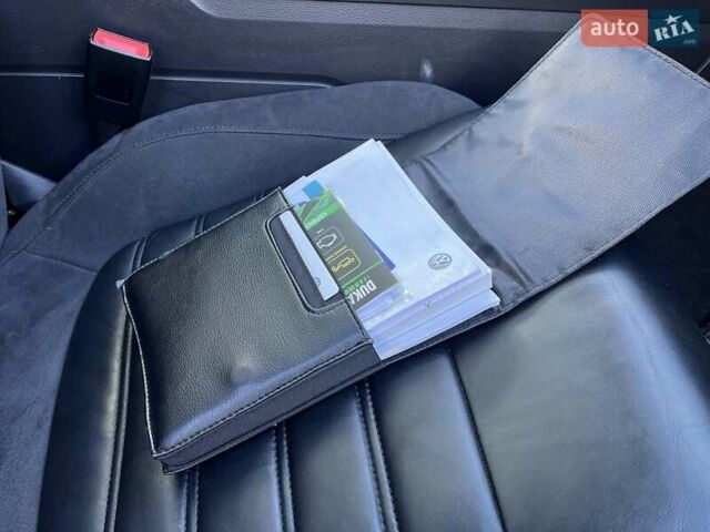 Серый Фольксваген Туарег, объемом двигателя 2.97 л и пробегом 191 тыс. км за 33999 $, фото 51 на Automoto.ua