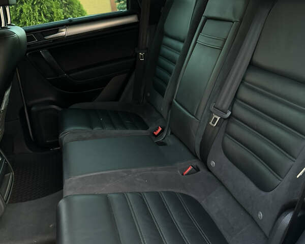 Серый Фольксваген Туарег, объемом двигателя 3 л и пробегом 149 тыс. км за 36000 $, фото 31 на Automoto.ua