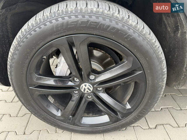 Серый Фольксваген Туарег, объемом двигателя 3.6 л и пробегом 240 тыс. км за 17700 $, фото 35 на Automoto.ua