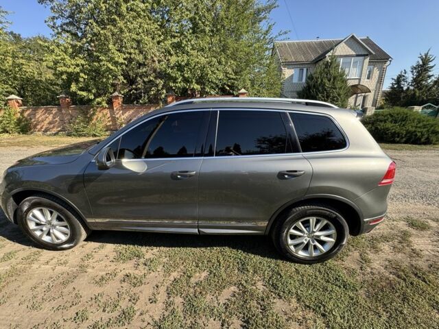 Сірий Фольксваген Туарег, об'ємом двигуна 3 л та пробігом 183 тис. км за 35860 $, фото 3 на Automoto.ua