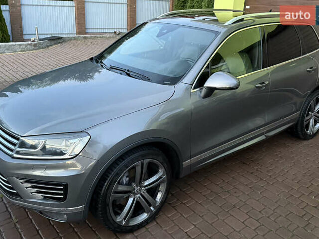 Серый Фольксваген Туарег, объемом двигателя 3 л и пробегом 267 тыс. км за 35000 $, фото 9 на Automoto.ua