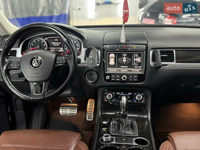 Сірий Фольксваген Туарег, об'ємом двигуна 3.6 л та пробігом 240 тис. км за 17800 $, фото 17 на Automoto.ua