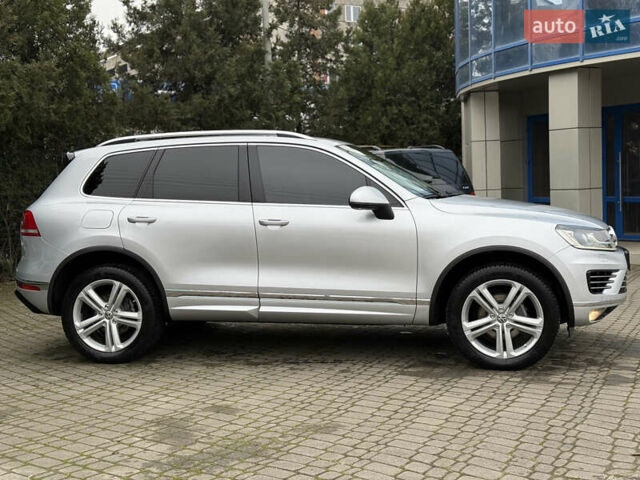 Сірий Фольксваген Туарег, об'ємом двигуна 3 л та пробігом 235 тис. км за 27500 $, фото 4 на Automoto.ua