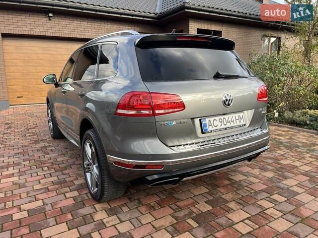 Серый Фольксваген Туарег, объемом двигателя 2.97 л и пробегом 191 тыс. км за 33999 $, фото 11 на Automoto.ua