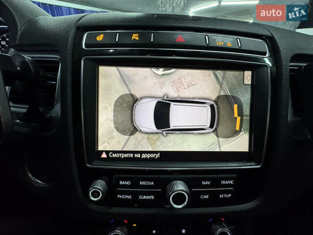 Сірий Фольксваген Туарег, об'ємом двигуна 3.6 л та пробігом 240 тис. км за 17800 $, фото 65 на Automoto.ua