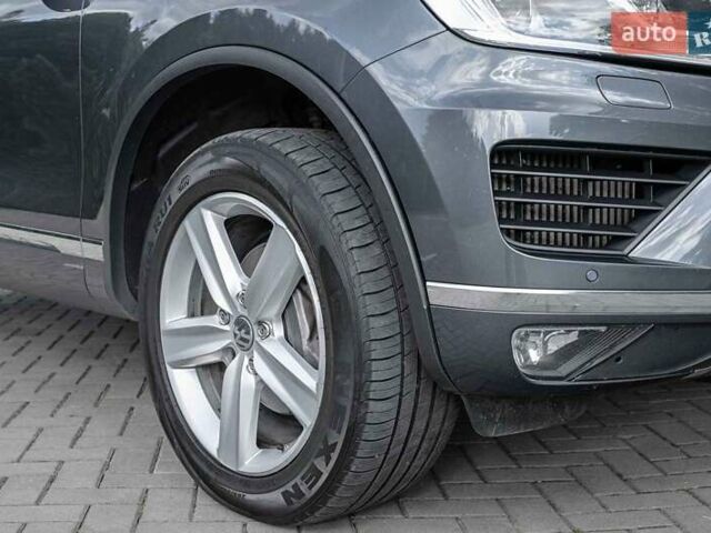 Фольксваген Туарег 2016 в Луцке на Automoto.ua Серый Фольксваген Туарег, объемом двигателя 2.97 л и пробегом 181 тыс. км за 35000 $, фото 13 на Automoto.ua