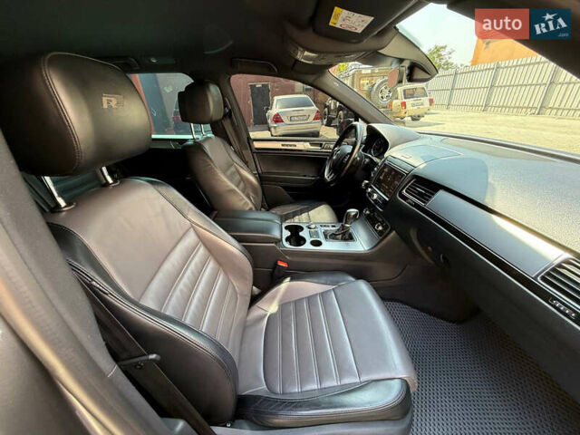 Серый Фольксваген Туарег, объемом двигателя 2.97 л и пробегом 191 тыс. км за 29300 $, фото 9 на Automoto.ua